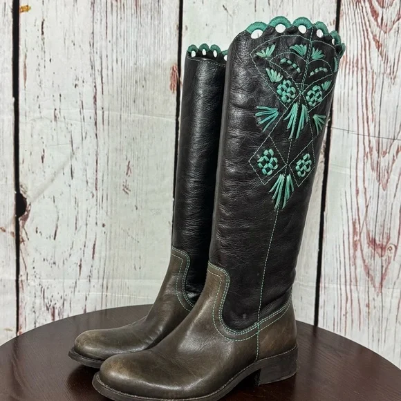 BCBG MAX AZRIA distressed Black leather blue raffia embroidery tall Boots 7 GUC